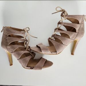 SERGIO BARI Nude beige suede heels Size 7